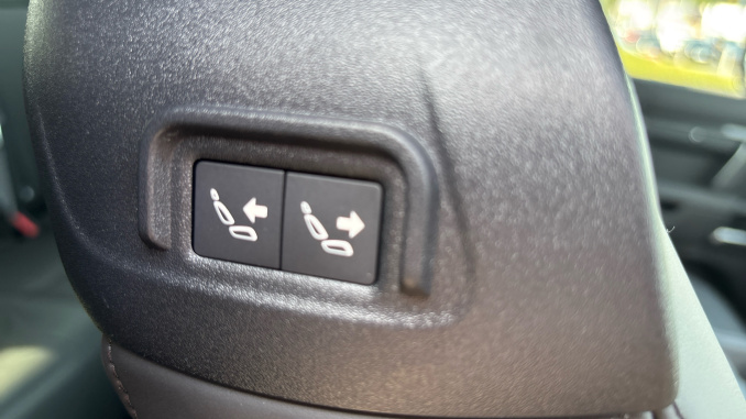 Land Rover Defender 3.0 D350 X-Dynamic HSE 90 3dr Auto Diesel Estate - Image 32